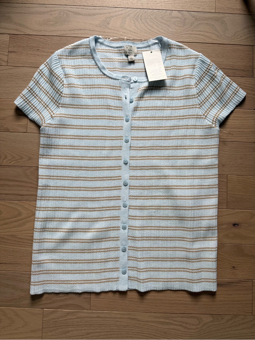Light Blue & Tan Striped Short-Sleeve Button Front Shirt NWT Women’s Size L